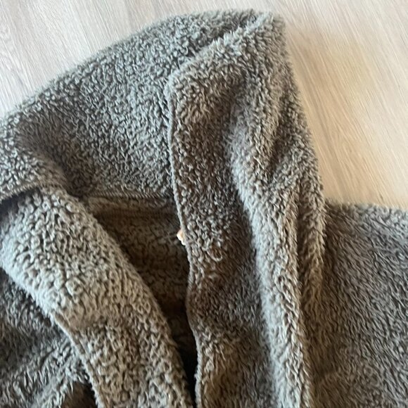 Nordic Beach Olive green teddy coat fuzzy jacket sweater OS - Picture 6 of 11